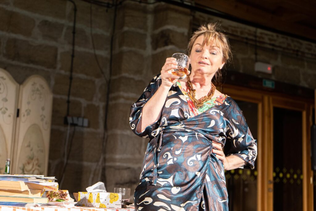 Maude, Lionel a prst Jacksona Pollocka / 2021